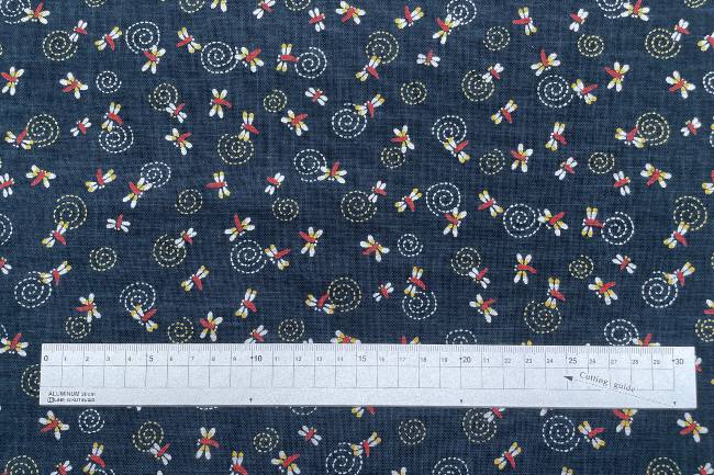 ムラ糸藍染調プリント(とんぼに渦巻)[F4-kp7090-111]
