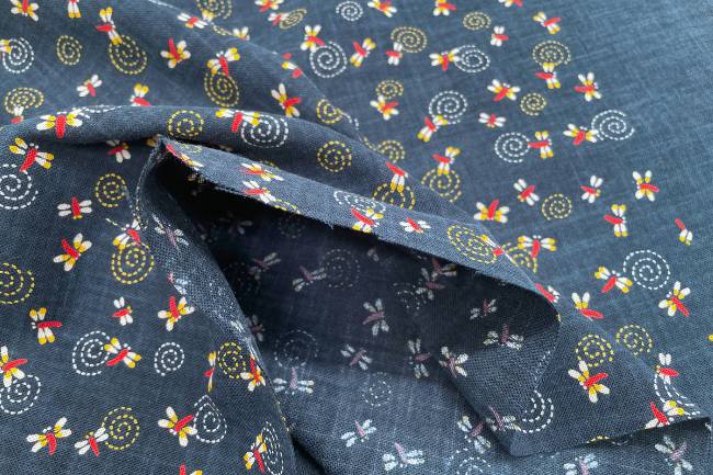 ムラ糸藍染調プリント(とんぼに渦巻)[F4-kp7090-111]